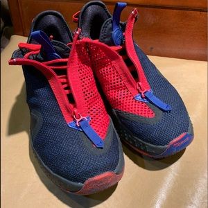 New! NIKE Air Strobel